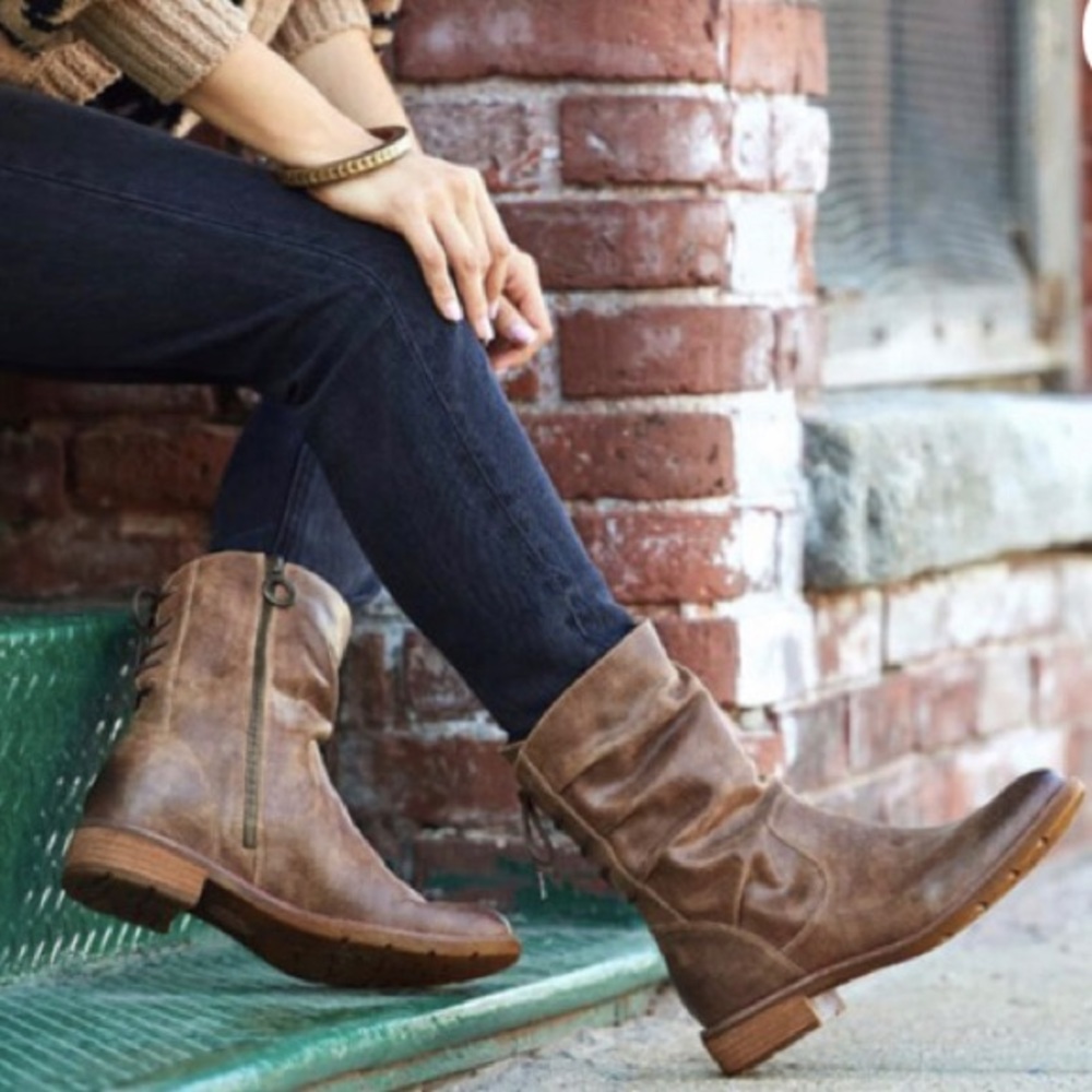 Sofft Sharnell low black leather slouchy boots size 6.5